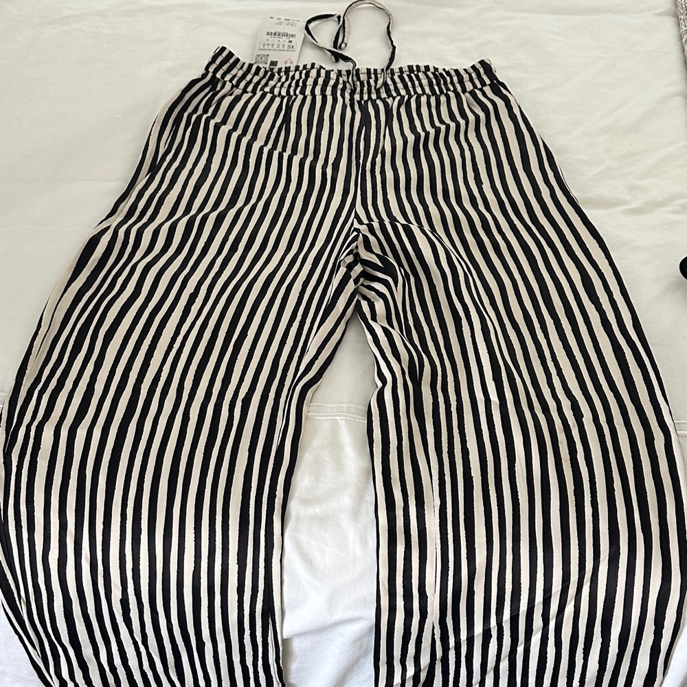Zara Striped Black and White silk like Pants XS